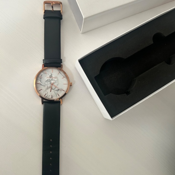 PIPERWEST Marble Minimalist Watch - Picture 3 of 7